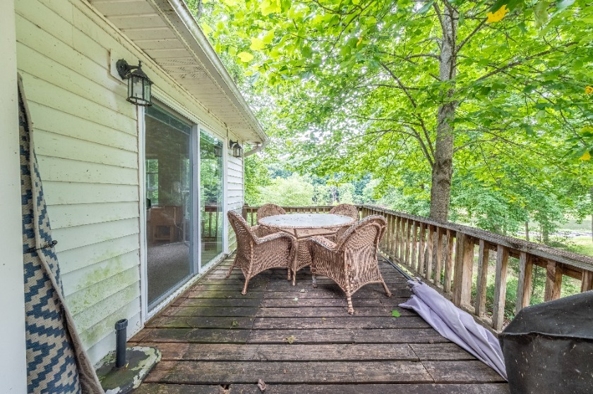 Rental friendly neighborhood, gentle walk to water! - photo 3