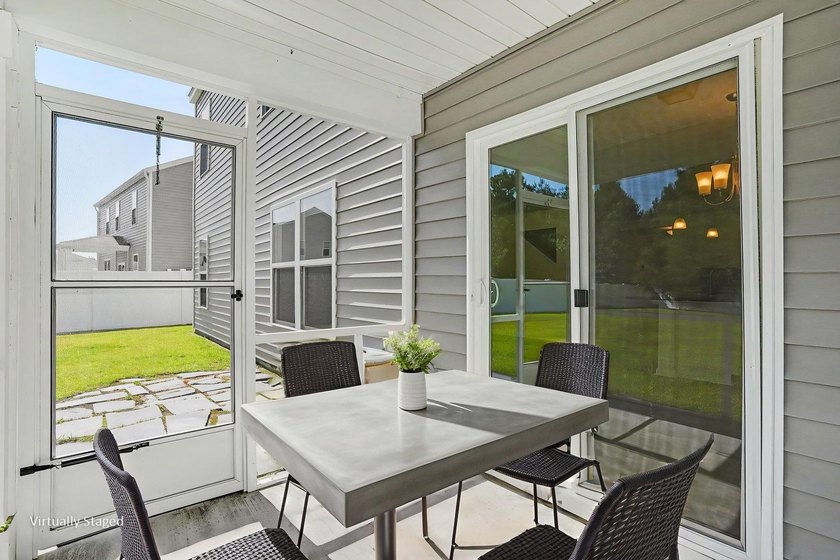 Welcome home to this stunning, move-in-ready 5-bedroom - photo 13