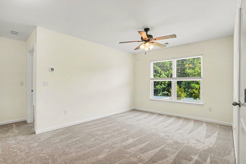 Welcome home to this stunning, move-in-ready 5-bedroom - photo 29