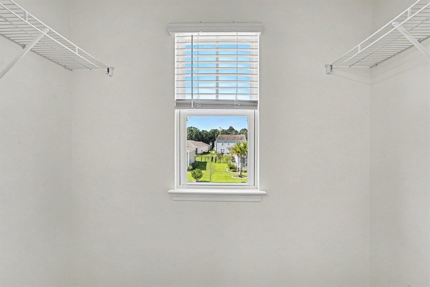 Welcome home to this stunning, move-in-ready 5-bedroom - photo 31