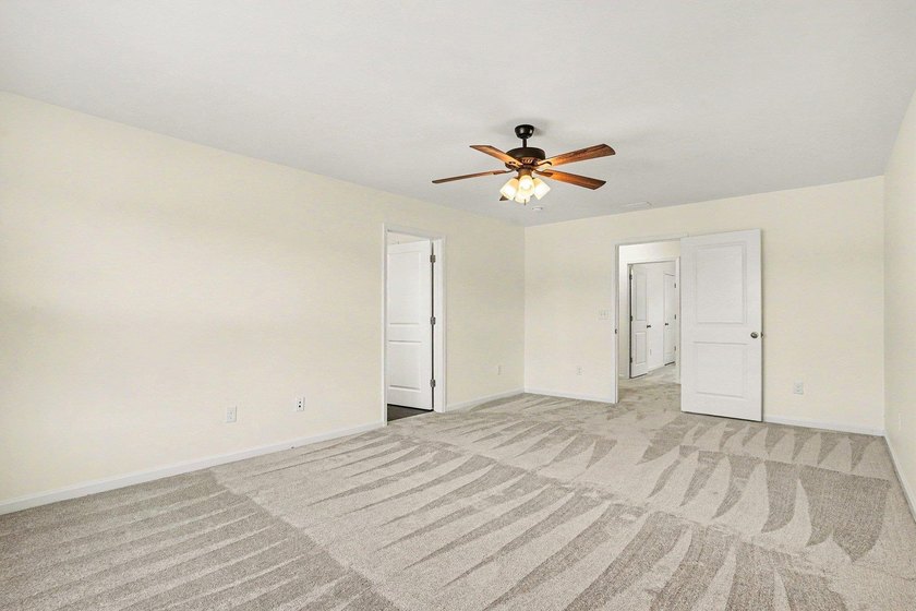 Welcome home to this stunning, move-in-ready 5-bedroom - photo 34