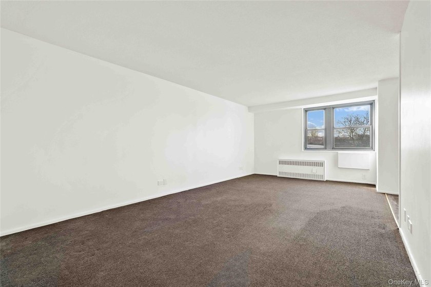 Welcome to Apartment 4E at 290 West 232nd Street - a bright and - photo 5