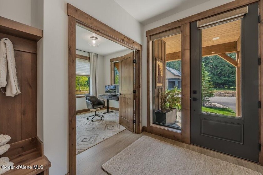 Nestled within The Idaho Club, The Oxbow offers an exclusive - photo 10