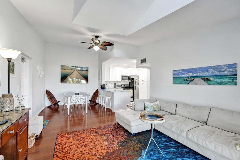 WATERFRONT LIVING WITH EXCEPTIONAL BUYER SAVINGS! Move right - photo 3
