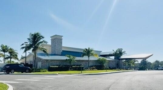 :Immaculate remodeled unit with amazing views. Spacious open - photo 30