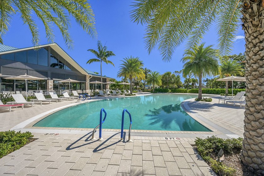 :Immaculate remodeled unit with amazing views. Spacious open - photo 34