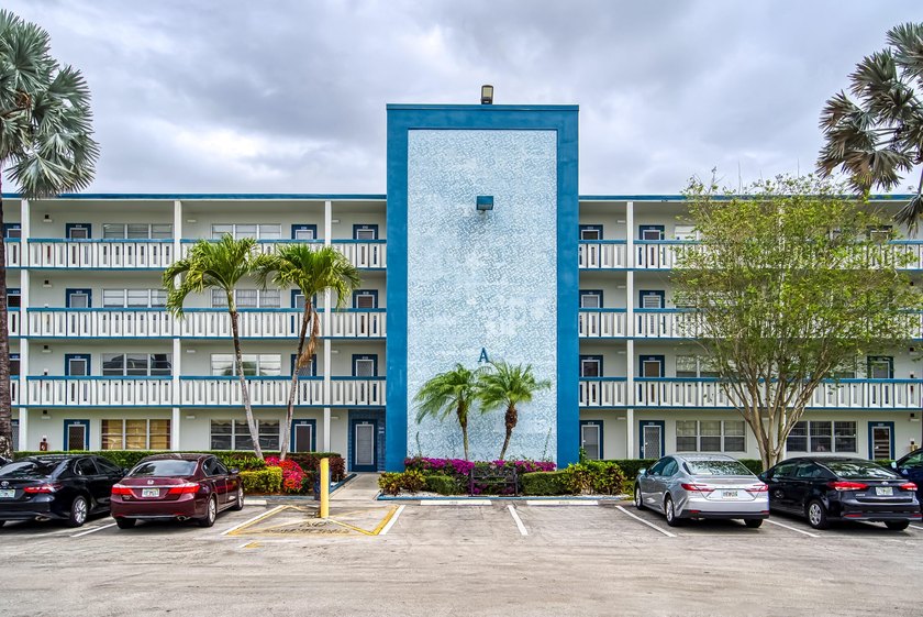 Completely renovated and move in ready, this beautiful updated - photo 20