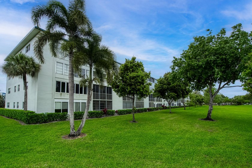 Completely renovated and move in ready, this beautiful updated - photo 28