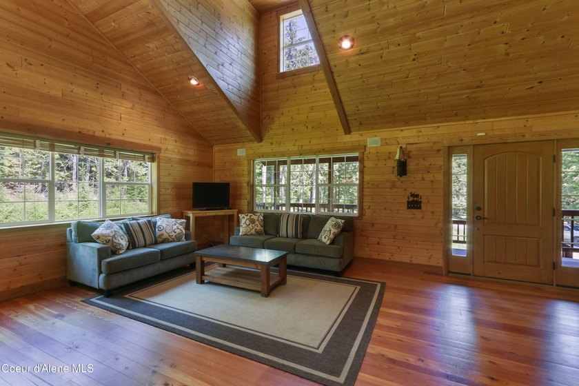 Privately sited on 5 acres with a beautiful mix of trees and - photo 8