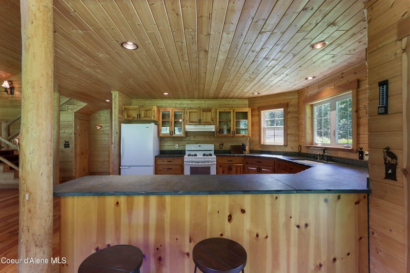 Privately sited on 5 acres with a beautiful mix of trees and - photo 9
