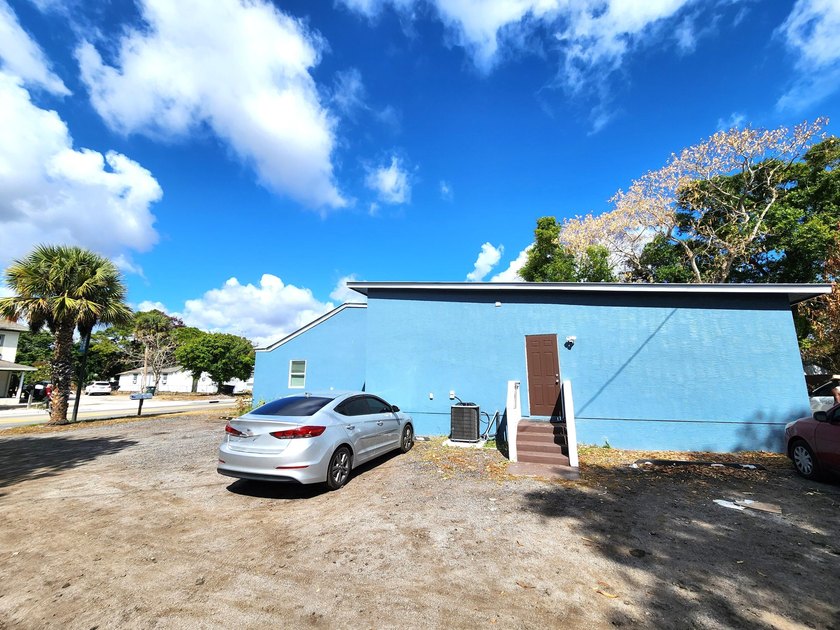 Three Turnkey Units: Perfect for generating rental income with - photo 3