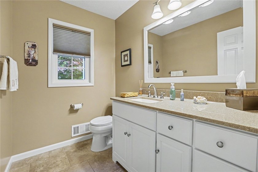 Nestled in the heart of Webster, this impeccably maintained - photo 13