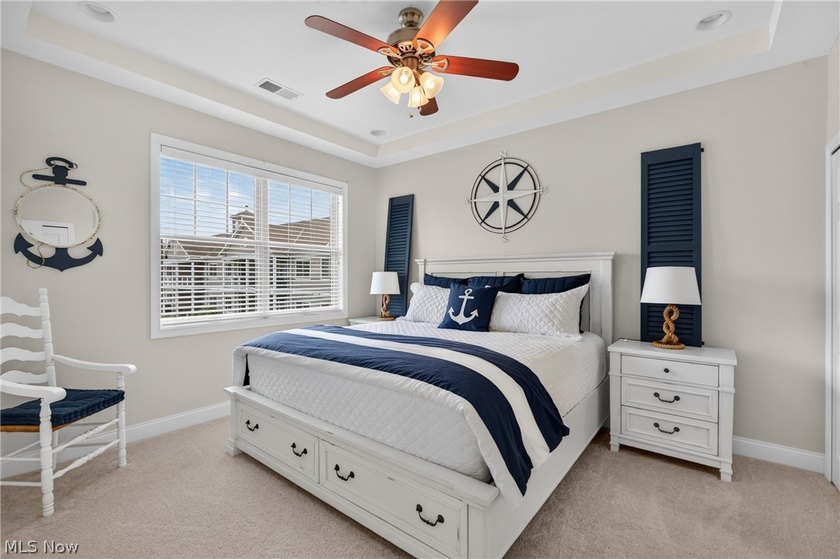 Wake up to breathtaking sunrises and panoramic views of Lake - photo 16