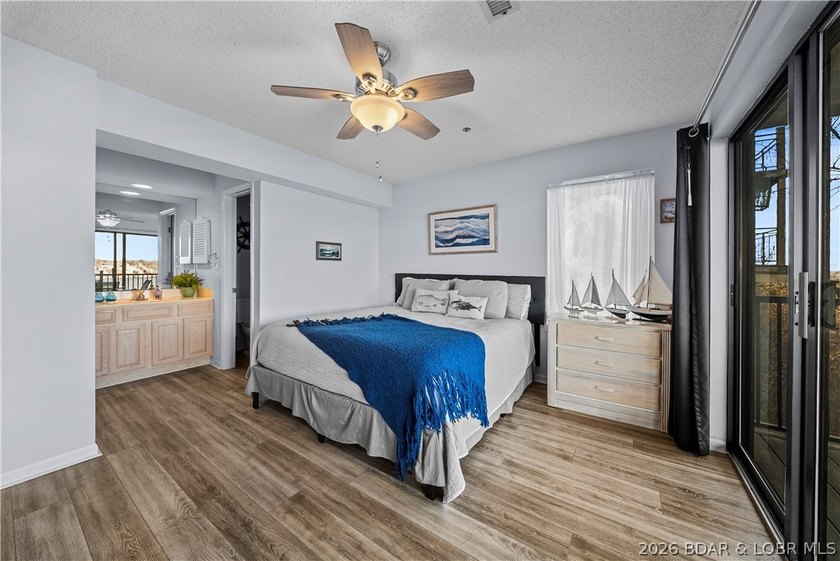 A turnkey Lake Ozark condo offering comfort, convenience, and - photo 17