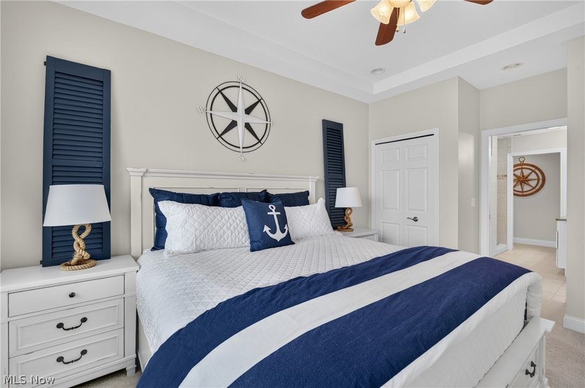 Wake up to breathtaking sunrises and panoramic views of Lake - photo 17