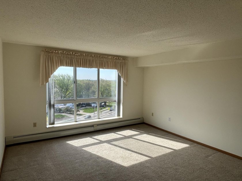 Gramercy Park at Lakeshore Drive Cooperative - 710 square foot - photo 5