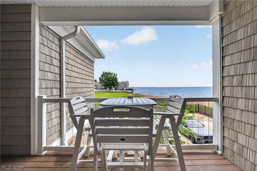 Wake up to breathtaking sunrises and panoramic views of Lake - photo 26