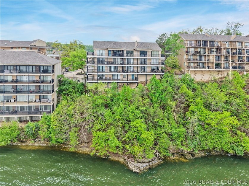 A turnkey Lake Ozark condo offering comfort, convenience, and - photo 27
