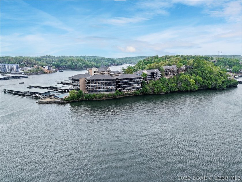 A turnkey Lake Ozark condo offering comfort, convenience, and - photo 28