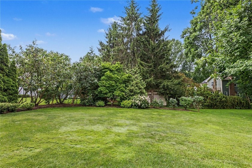 Nestled in the heart of Webster, this impeccably maintained - photo 28