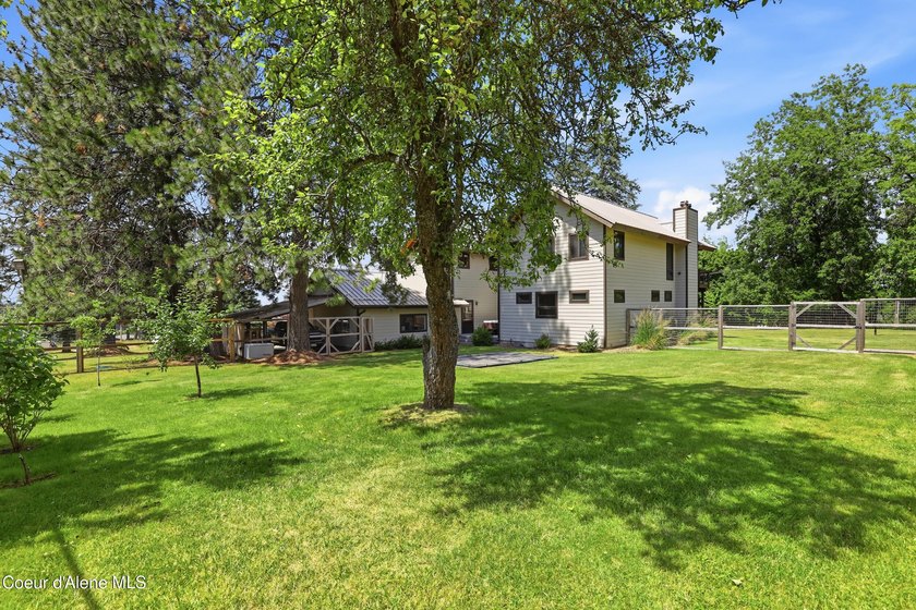 Secondary waterfront with deeded lake Pend O'reille water access - photo 3