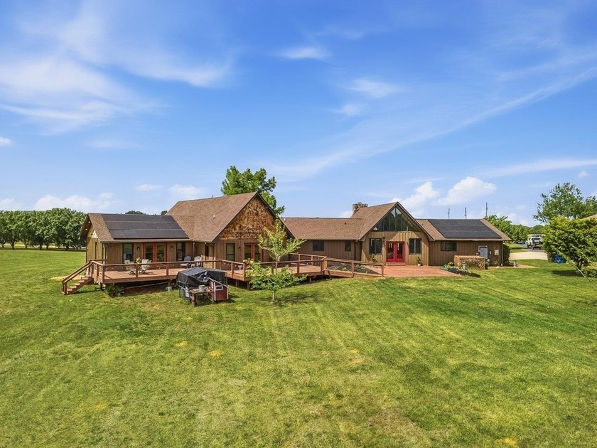 Endless possibilities abound with this beautiful estate on just - photo 47
