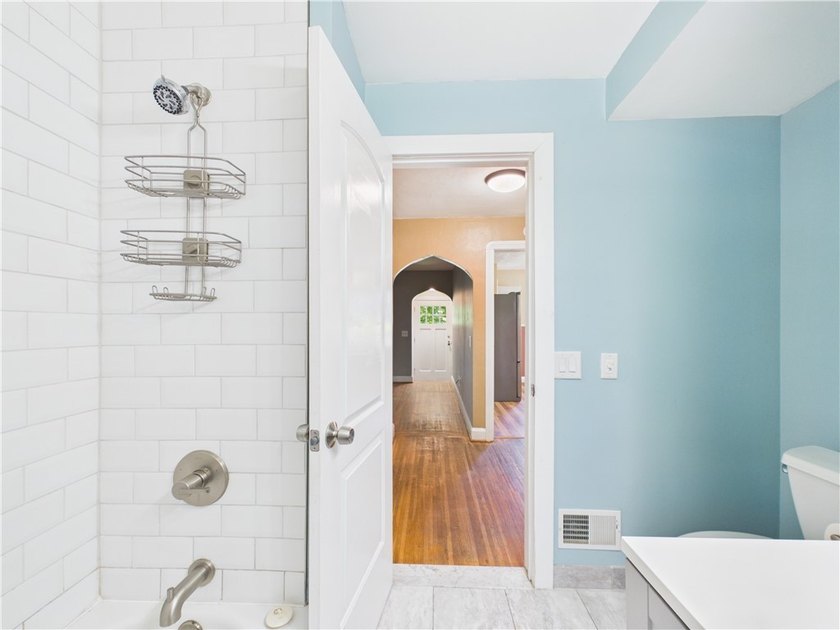 Charming and well maintained 3-bedroom, 2.5-bath Cape Cod - photo 22