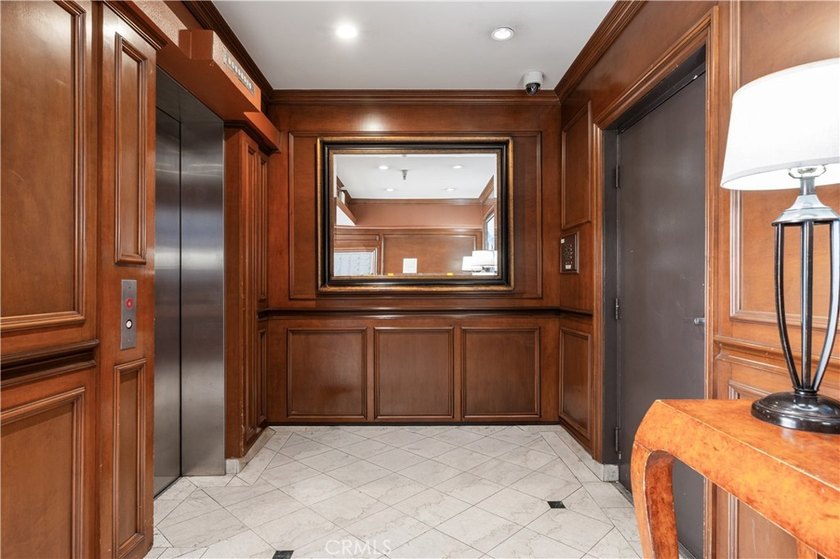 Garage Parking, AC, in unit Washer and Dryer! - Experience the - photo 23