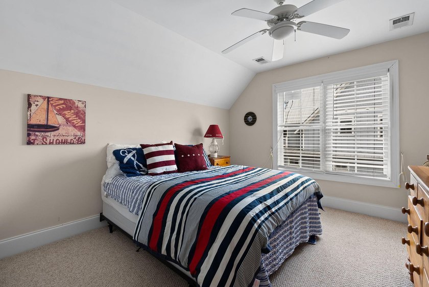 Beautiful home in Kiawah River Estates featuring a stunning - photo 25