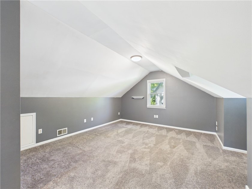 Charming and well maintained 3-bedroom, 2.5-bath Cape Cod - photo 30