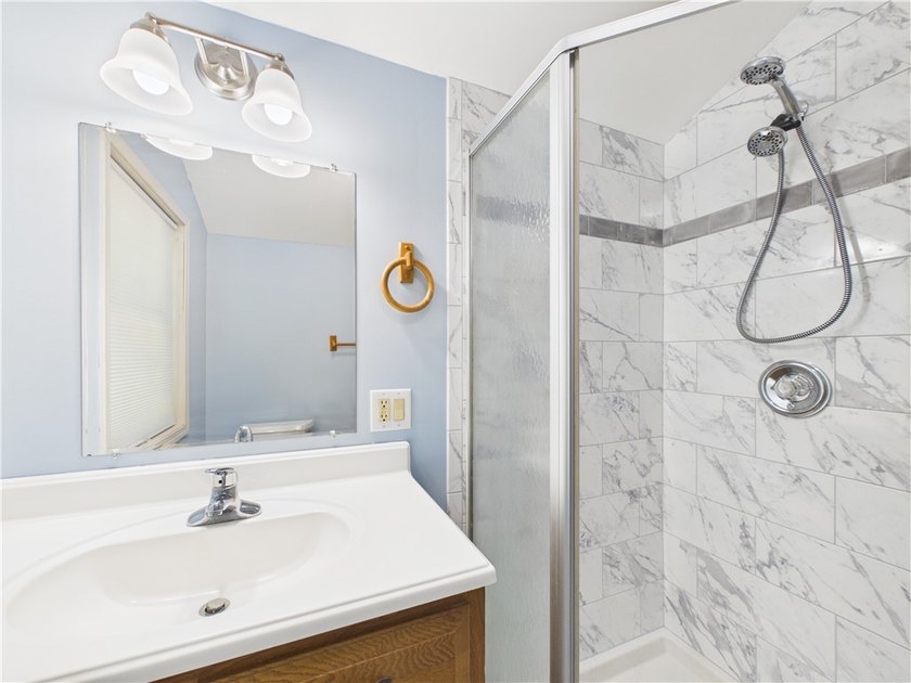 Charming and well maintained 3-bedroom, 2.5-bath Cape Cod - photo 31