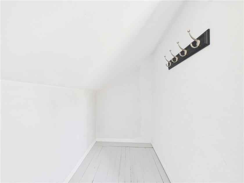 Charming and well maintained 3-bedroom, 2.5-bath Cape Cod - photo 34