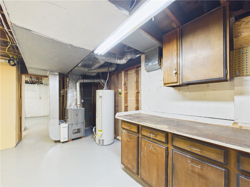 Charming and well maintained 3-bedroom, 2.5-bath Cape Cod - photo 45