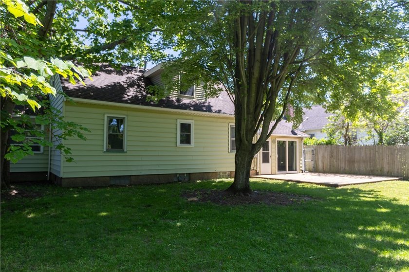 Charming and well maintained 3-bedroom, 2.5-bath Cape Cod - photo 49