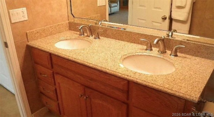 Welcome to this beautifully updated 1-bedroom lakefront end-unit - photo 21