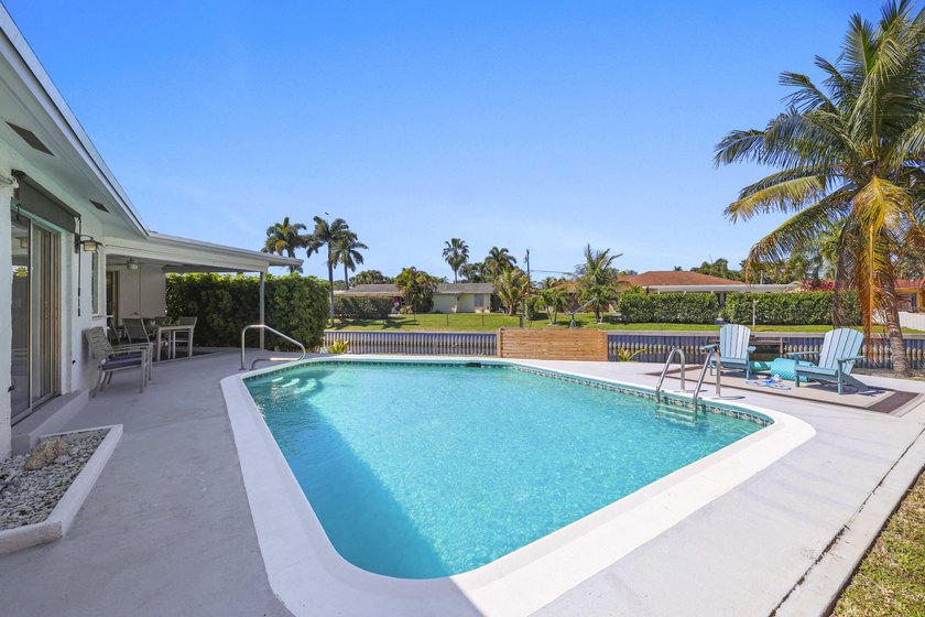 Welcome to waterfront living at its finest at 6797 Bayshore - photo 3