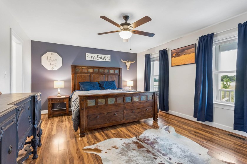 Welcome to this move-in ready Cape Cod situated on 5.12 scenic - photo 12