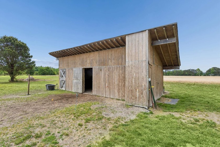 Welcome to this move-in ready Cape Cod situated on 5.12 scenic - photo 21