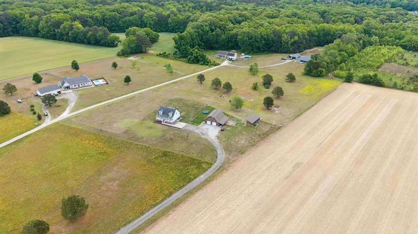 Welcome to this move-in ready Cape Cod situated on 5.12 scenic - photo 31