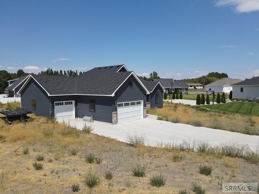 Enjoy the space and quiet of Pinebrook Estates while staying - photo 47