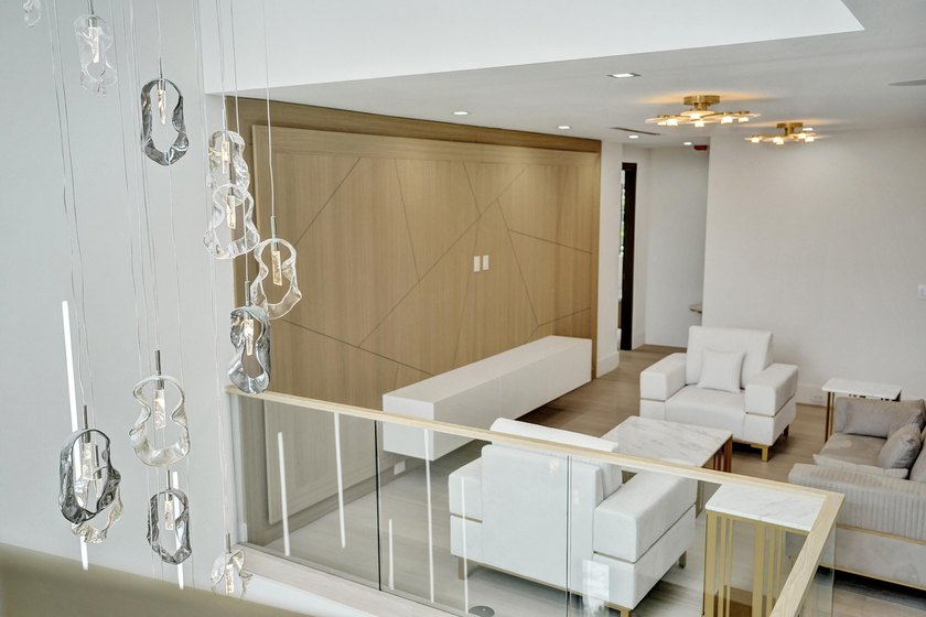 Welcome to Villa Aurelia, the Golden Villa, a recently completed - photo 20