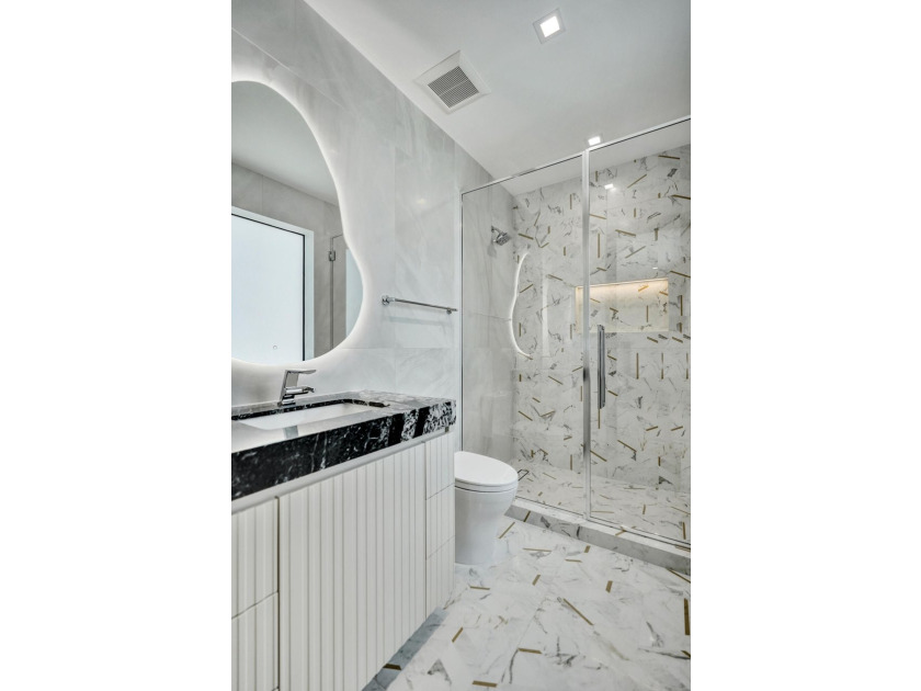 Welcome to Villa Aurelia, the Golden Villa, a recently completed - photo 27