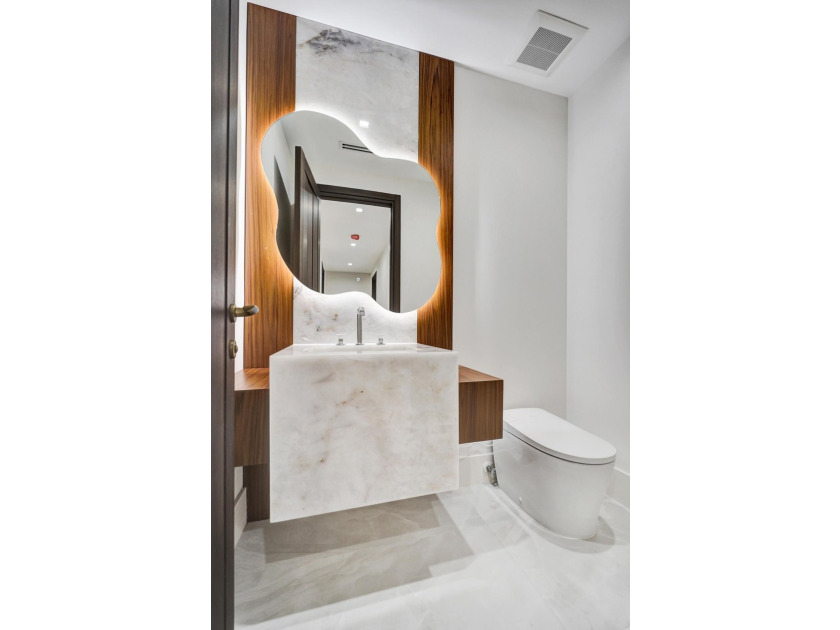 Welcome to Villa Aurelia, the Golden Villa, a recently completed - photo 28