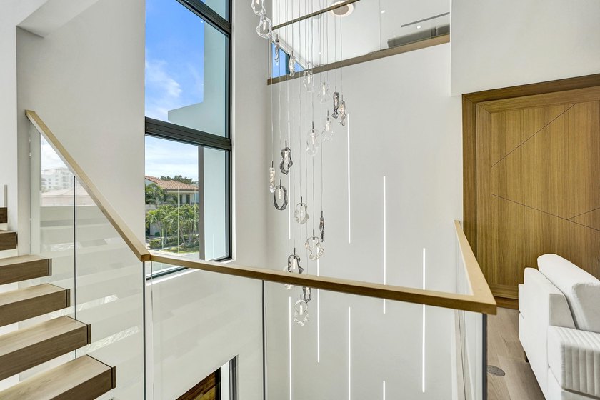 Welcome to Villa Aurelia, the Golden Villa, a recently completed - photo 32