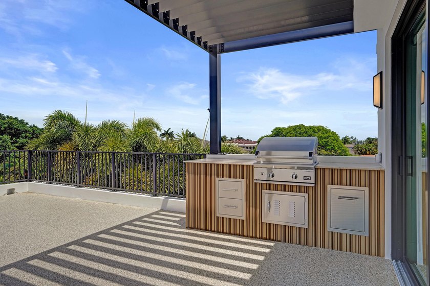 Welcome to Villa Aurelia, the Golden Villa, a recently completed - photo 36