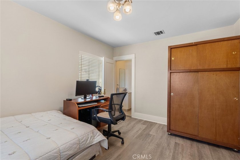 1034 W 24th - photo 18