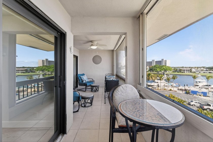 Premier Location overlooking the Intracoastal! This Top-Floor - photo 3