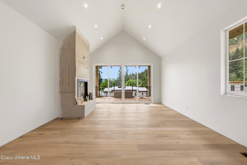 Experience lake life at its best in this beautifully crafted new - photo 7