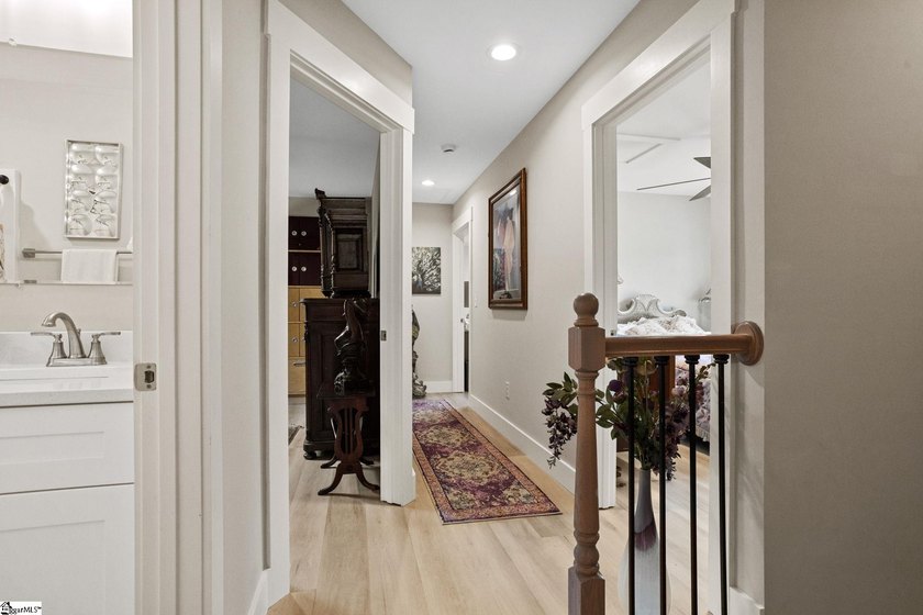 Welcome home to this beautifully maintained, like-new home - photo 21