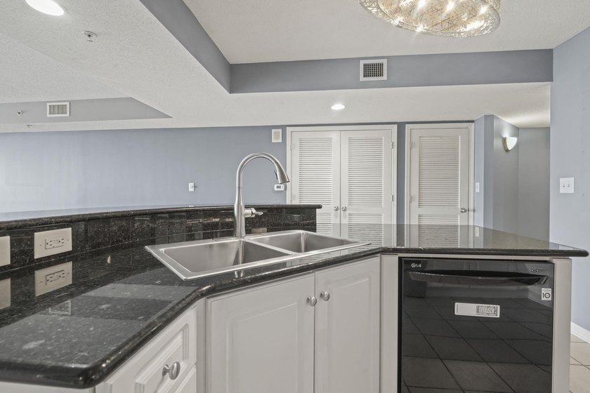 Welcome to Yacht Club Villas in the highly sought-after Barefoot - photo 11